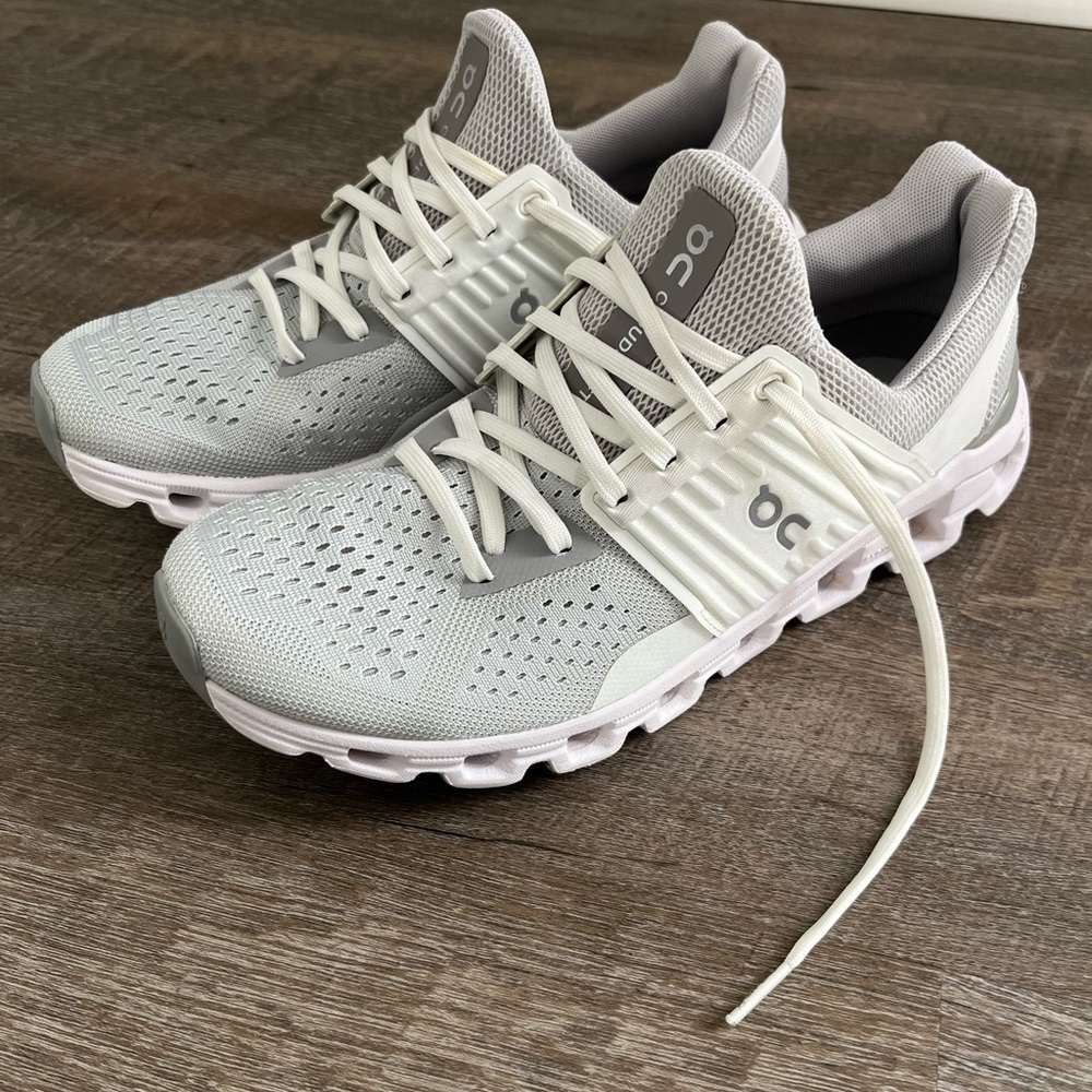 On Cloud Sneakers - Grey - Women’s 8